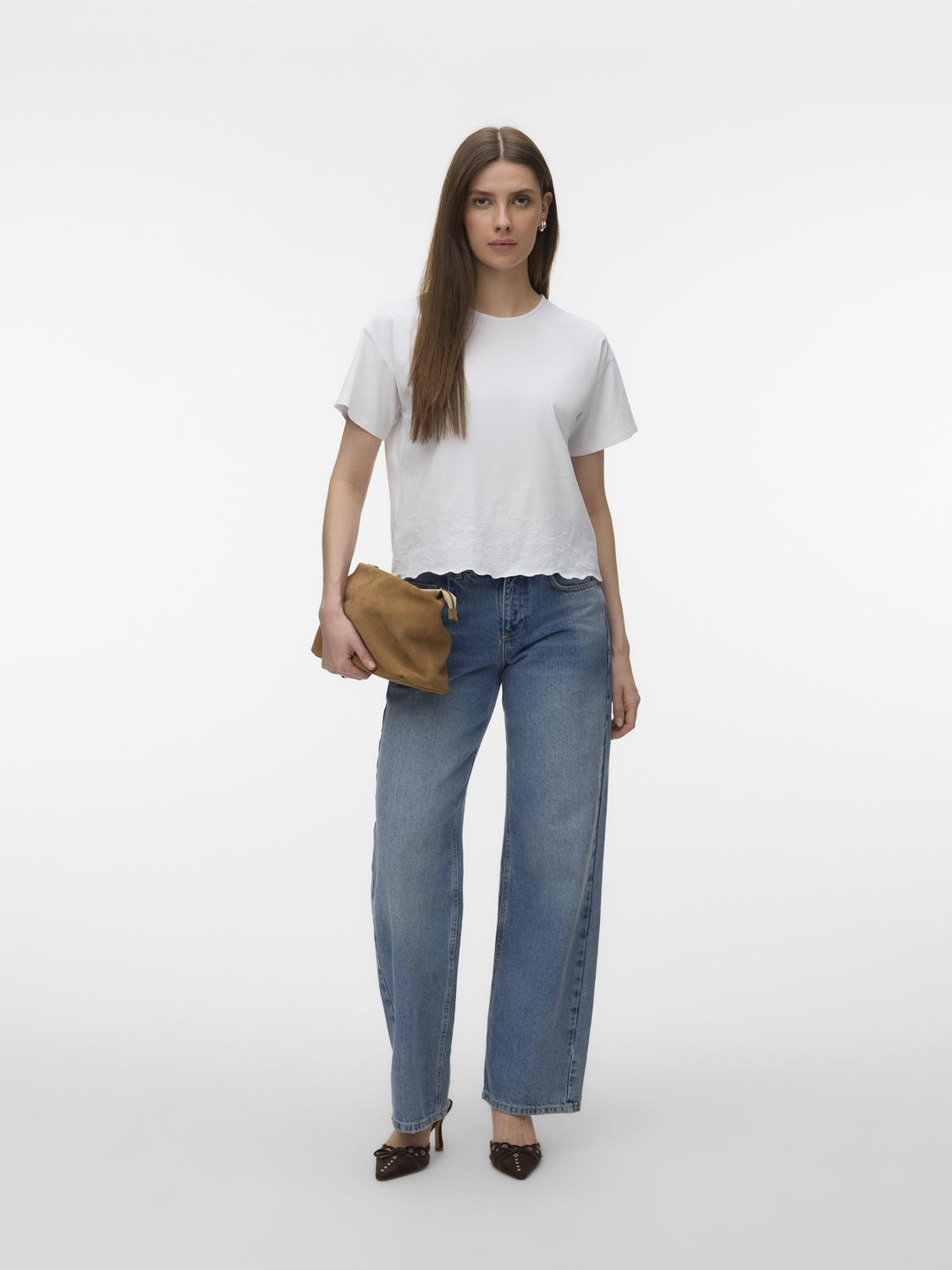 model_shot-front_full